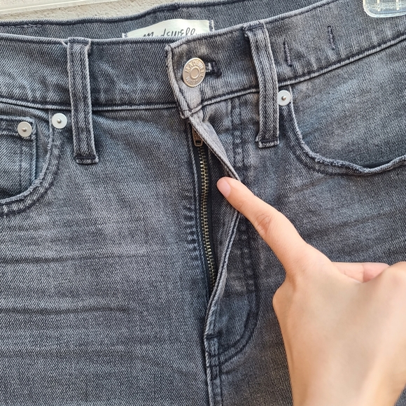 Madewell | The Perfect Vintage Jean in Connell Wash: Ripped Edition Size 26 - Picture 4 of 12